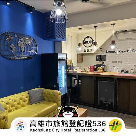 Knock Knock Hostel Kaohsiung Exteriör bild